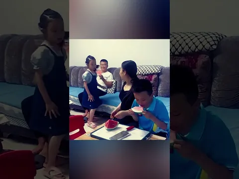 Daughter's Simple Gesture Touches Parents' Hearts 🥹❤️