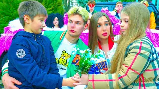 МЛАДШАЯ СЕСТРА ДИАНЫ И МЛАДШИЙ БРАТ СМАЙЛА ПОЗНАКОМИЛИСЬ!!! ЕЩЁ ОДНА ПАРОЧКА В ЗАГОРОДНОМ ДОМЕ?