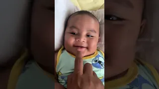 Baby’s 6 mouths 