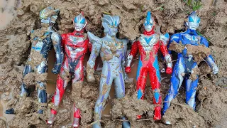 Menemukan Keluarga Ultraman Geed | Ultraman Cosmos Dalam Lumpur Tebal - Mencari Mainan