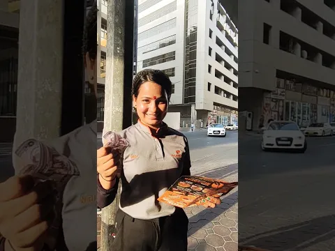 she happy when I give hr gift