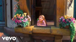 Sylvia Salustti - Quando a Minha Vida Vai Começar? (De "Enrolados"/Vídeo Oficial)