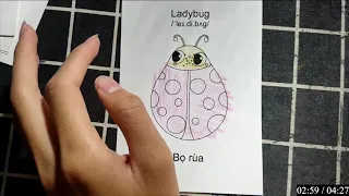 Sáng tạo vòng tay giấy handmade như món quà lưu niệm độc đáo cho khách tham gia sự kiện.