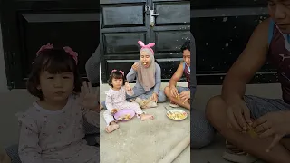 Sarapan Di Teras Rumah Dengan Angin Sepoy Sepoy