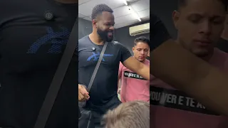 Quando o barbeiro sabe ganhar o cliente