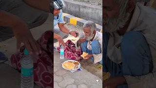 बाबा ने उलट पलट कपड़े पहन लिए😢🙏@KasimAlivlog693 #vlog #viralvideo #tirandig #trending