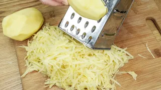 Einfach 3 Kartoffeln reiben bereiten, 3 Eier hinzufügen.Leckeres Kartoffelrezept.Günstig und einfach