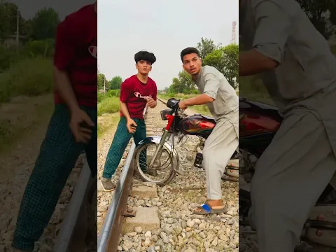 Fast train or bike 🙏😭sad motivational #youtubeshorts #youtube #pakarmyzindabad