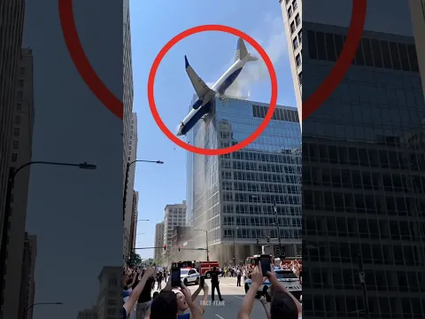 What Happens If Lightning Hits A Plane? 😳