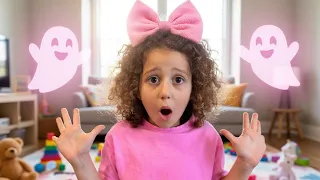 Rhia Home Alone - Pretend play