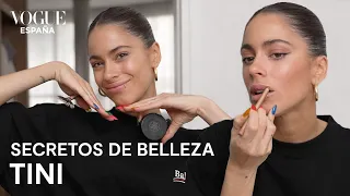 Tini: look diario en tonos tierra y eyeliner perfecto | Secretos de Belleza | VOGUE España
