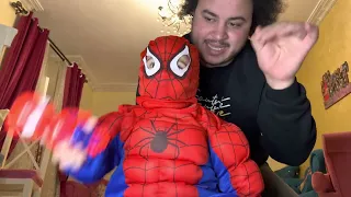جبت لبس اسبايدر مان ل ناصر وطار من الفرح 🕷😂👶 وعملت مقلب ف ناصر 💃😂👶