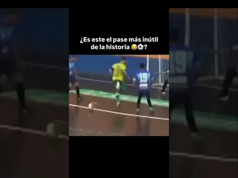 El pase más inútil de la historia 😂 #futbol #football #memes #funny #argentina #mexico #fifa #fyp