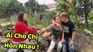 Châm Hôn Người Yêu Trước Mặt Ngân Khiến Ngân Phát Ngại !