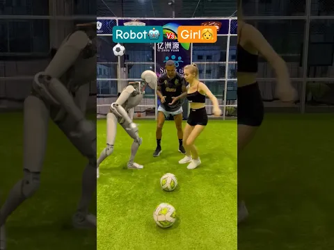 Unfair Advantage: Girl vs. Robot in Reaction Challenge😉😁