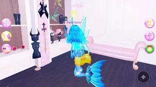 Using only the color 🔵 BLUE 🔵 in dress to impress