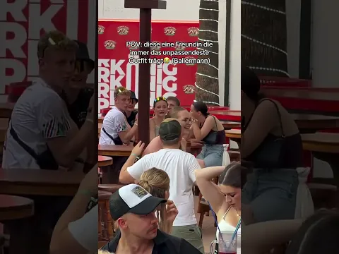 Hat sie keine Angst dass alles rausfällt😭