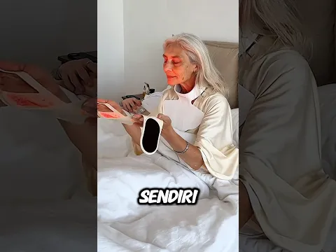 Wanita Tua Ini Kaget Lihat Wajahnya Sendiri Pagi Hari😱