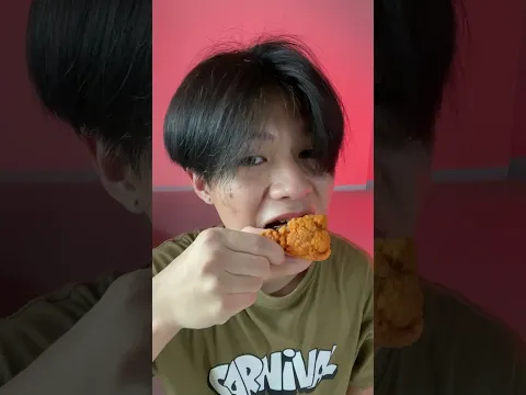 KFC Vs ไก่ทอดตลาด ชอบกินอะไรมากกว่ากัน😱 #phutoza #kfc #shorts #spd #mrbeast #kfc #ไก่ทอด