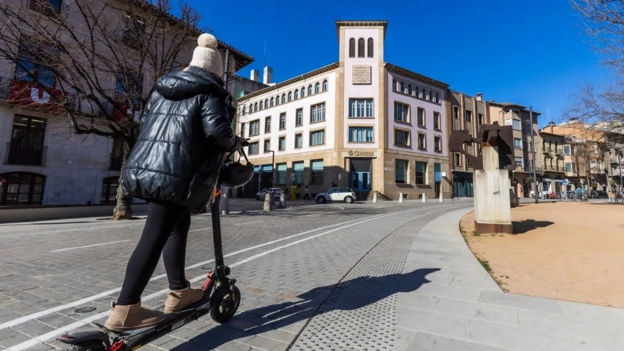 Vic i Manlleu posen unes 300 multes a l’any a conductors de patinets