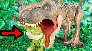 T Rex Eats Baby Dinosaurs!