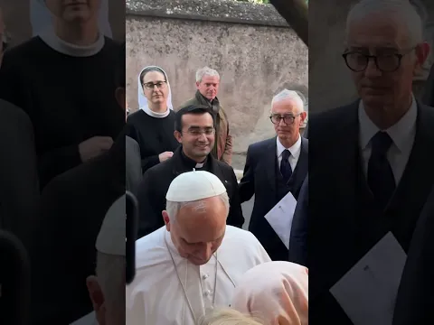 Papst Leo XIV. spendet trauerndem Ehepaar Trost in Castel Gandolfo