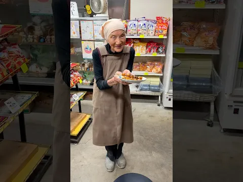 95歳のおばあちゃんが作るみたらし団子🍡昔から変わらず1本100円！【盛華堂】#名古屋グルメ #japanesefood #shorts
