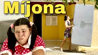 Ketley mijou na cama e Dona Jacinta jogou o colchão na rua