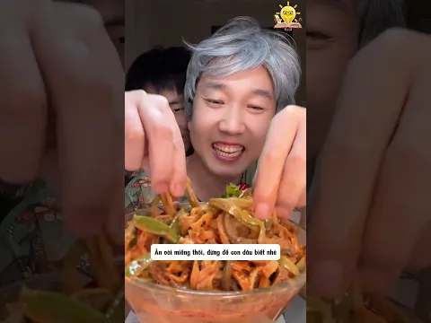 Một gia đình ba người lập mưu ăn vụng trong tủ lạnh