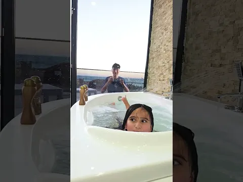 شامو ❤️مين لسا عم يأكل ايس كريم 🍨#وفاء_وعبير