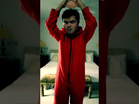 La Casa De Papel De Baño (Toilet Paper Heist)