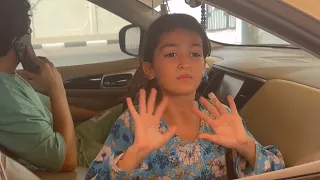 طفله ترمي علبة الماء على الرجل وتطلب الانقاذ ولكن لن تصدق ماذا كان السبب