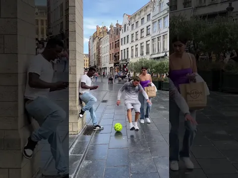 what a humiliation🤣😂😂🎁#bruxelles #bxlsolminho #433 #footballgame #reelsvideo #footballplayer