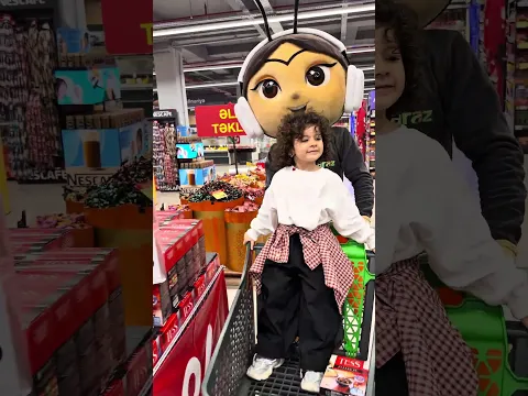Arazın Tıq-Tıq Xanımı balaca dostu ilə alış-veriş etdi. 🧡 #arazsupermarket #yurdumuzundoğmamarketi
