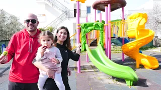 Aile oyunu. Defne babası ve annesi ile parkta piknik yapıyorlar! Eğleceli video. Çocuk oyunu