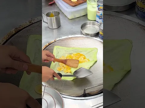 방콕에서 제일 인기 많은 바나나 에그 로띠  The Most Popular Roti Lady in Bangkok #shorts