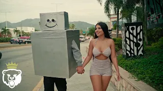 JAURIA SANTA // ELLA VA CAMINANDO // VIDEO OFICIAL