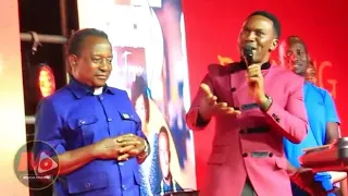 Mchungaji HANANJA Amfunika MASANJA Kuchekesha Mbele Ya WAZIRI Watu Hoi Kama Cheka Tu...