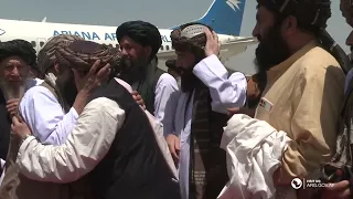 محترم الحاج ملا محمد حسن آخوند، رئیس الوزراء ا.ا.ا پیش از چاشت امروز از قندهار به کابل بازگشت