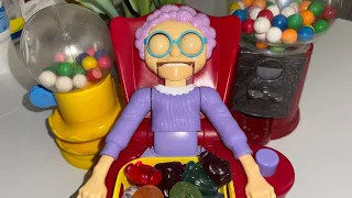 🔴🌈LIVE TRENDING VIDEO OF GREEDY GRANNY WITH GUMMIES🍭🟡🍬