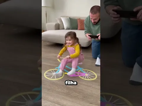Ela montou na bicicleta! 😱