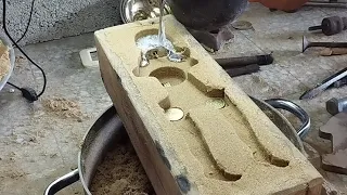 Metal smelting, aluminum casting, copper, iron, sand casting, industriesصهر المعادن