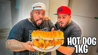 FIZ UM HOT DOG DE 1KILO