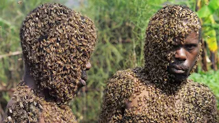 VOICI L'HOMME QUI SE COUVRE DE MILLIONS D'ABEILLES !