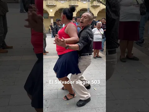 SILVIA Y SUS MOVIMIENTOS WOW 😯