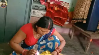 देखिए अपने घर पर सारी में फल्स लगाते हुए