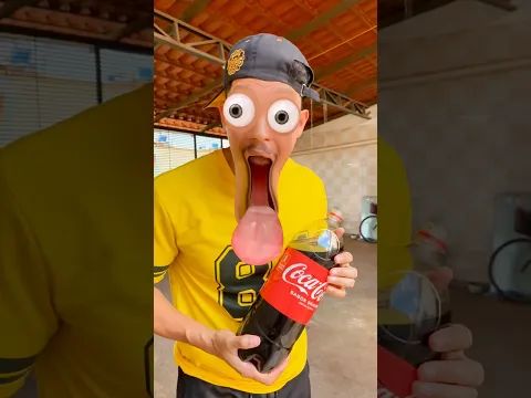 Uma cocacola dentro da cocacola 😂🤣😂🤣 #funny #shorts