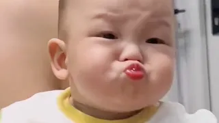 baby reaction on smell 🤣🤣🤣🤣 || i don't want to eat 🤗🤗🤗