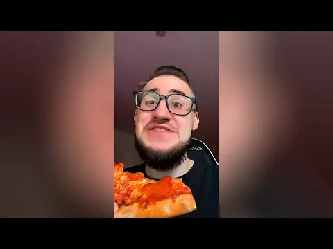 КУШАЮ ПИЦЦУ И СМОТРЮ ВИДОС КС ГО КОФФИ #shorts