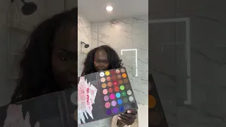 Nyadollie is live! Eyeshadow black ! 